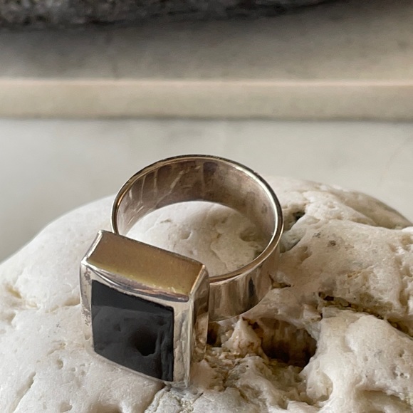 Vintage Christin Wolf Onyx Ring - Picture 12 of 13